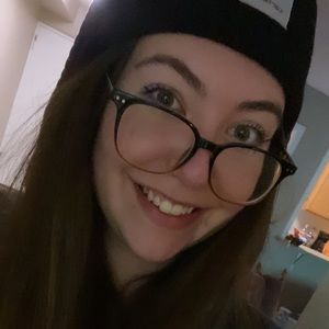 Meet your Posher, Abigail